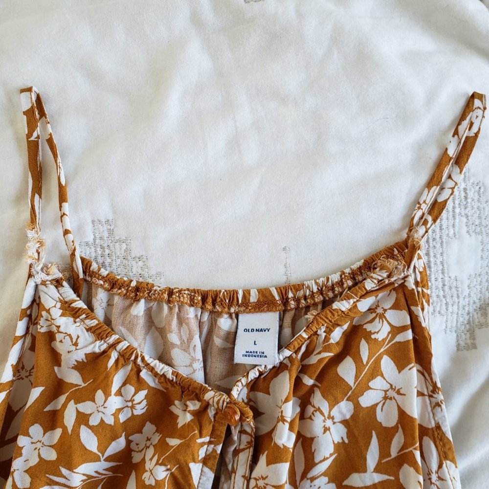 Old Navy Floral Romper Size L - Picture 5 of 6